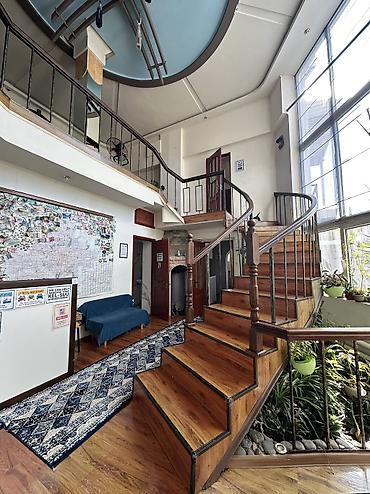 osh hostel: Сдаем койко место в гостевом доме на длительный срок Только — 4