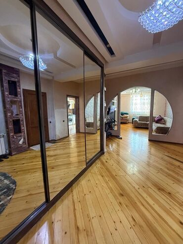 Sifarişlə qonaq dəstləri: Satılır: mənzilin geniş zalı və dəhlizi üçün nəzərdə tutulmuş daxili — 23