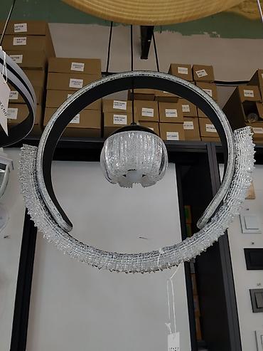 study lamp: Подвесной светильник с центральным плафоном и декоративным кольцом. - — 1