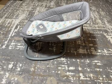 Детские шезлонги: Продаю детский шезлонг-качалку в сером и графитовом цвете. Оснащен at lalafo.kg — 6 Детские шезлонги: Продаю детский шезлонг-качалку в сером и графитовом цвете. Оснащен — 6