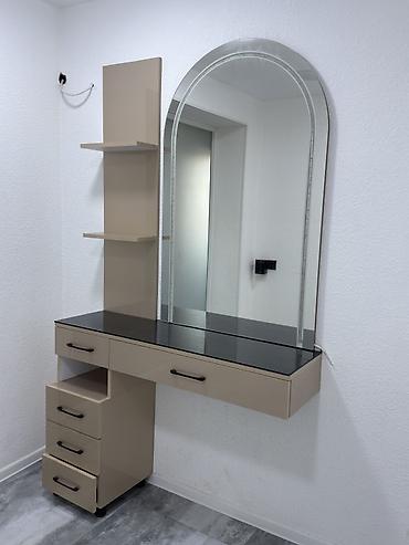 зеркало с подсветкой: Salon üçün vizaj/saç ustası masasının dəsti - Dizayn: Yumru başlı — 3
