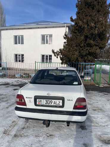 Nissan: Nissan Sunny: 1991 г., 1.4 л, Механика, Бензин, Седан