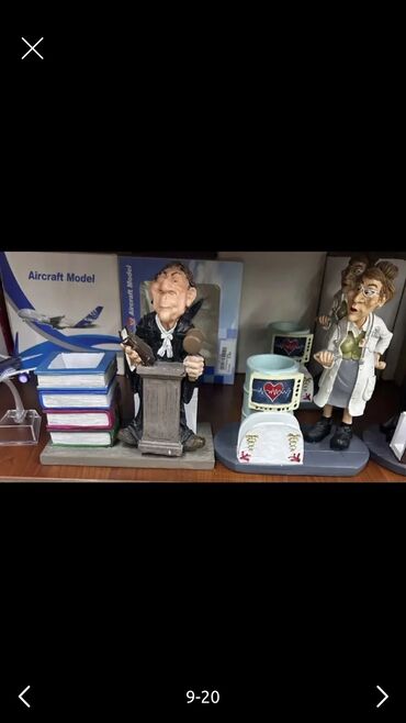 Masaüstü dəstlər: Qələm qabları satılır.Çeşidlər çoxdur. Spiderman,MickeyMouse,Hardman — 8