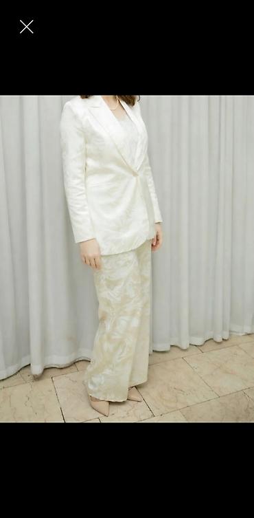 ağ kostyum: Sateen markasina məxsusdur cox elegant hem gundelik üçün hem kokteyl — 2