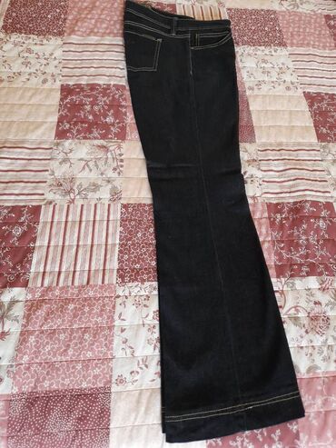 Qadın şalvarları: Müxtəlif markaların şalvarları. Birin qiyməti 10 man. Брюки различныx — 3
