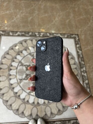mersedes karobka: IPhone 13, Qara
