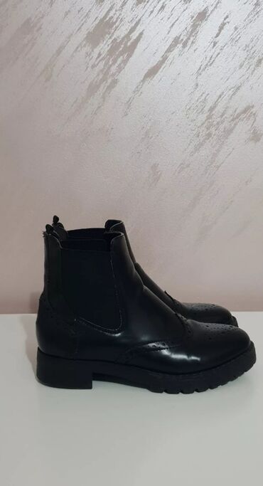 Gležnjače: Gležnjače, 38 — 1