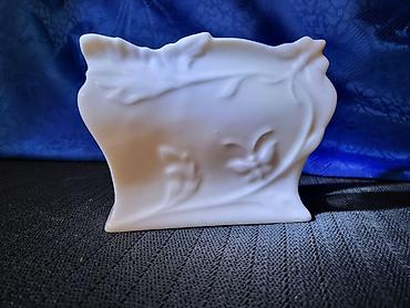 Ostalo posuđe: Porcelanskinov drzac salveta 1970g + Stalak za salvete,spoljasnji na lalafo.rs — 2 Ostalo posuđe: Porcelanskinov drzac salveta 1970g + Stalak za salvete,spoljasnji — 2