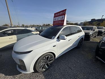 юан ап 2025: Lixiang L6: 2025 г., 1.5 л, Автомат, Гибрид, Кроссовер — 2