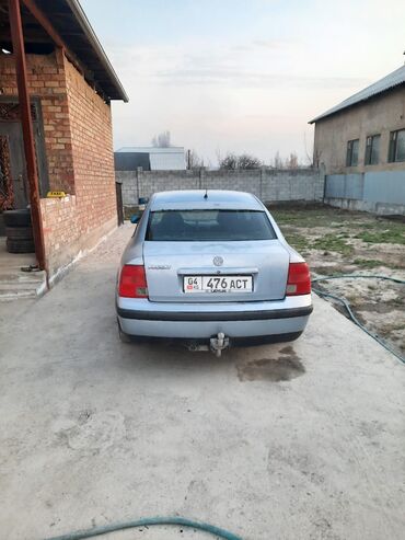 Volkswagen: Volkswagen Passat: 1998 г., 1.6 л, Механика, Бензин, Седан