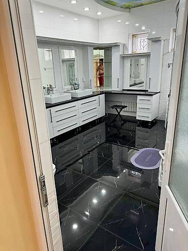 Долгосрочная аренда домов: 186 м², 5 комнат, Парковка, Балкон застеклен, Бассейн — 23