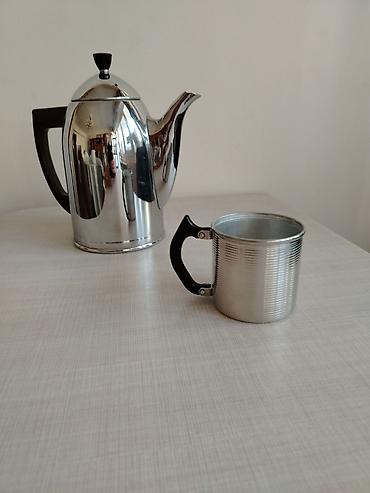 Çaynik və fincan, (krujka.) təzədir. 30 azn litri 1 və ya bir az çox lalafo.az -da Çaynik və fincan, (krujka.) təzədir. 30 azn litri 1 və ya bir az çox