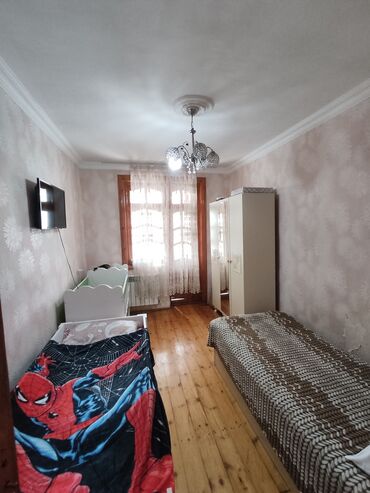 Köhnə tikili: Gəncə, 3 otaqlı, Köhnə tikili, 67 kv. m — 2