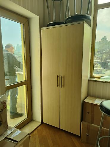 Ofis mebeli: Ofis üçün mebel dəsti – açıq ağ palıd rəngində Tərkib: - İkiqat kitab — 5