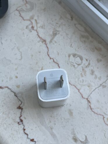 apple imac: Adapter Apple, 5 Vt, İşlənmiş