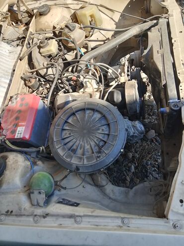 Volkswagen: Volkswagen Passat: 1986 г., 1.6 л, Бензин, Хэтчбэк — 9