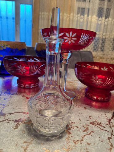 Beşiklər: Oğlan və qız üçün, Dördbucaq, Beşik, Dəstsiz, Matras ilə, Yellənmə mexanizm ilə — 4