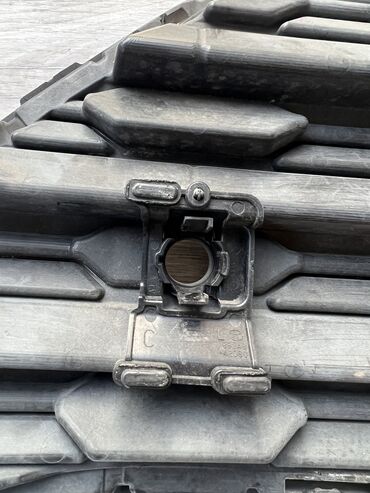 Решетки радиатора: Решетка радиатора Toyota 2022 г., Б/у, Оригинал — 11