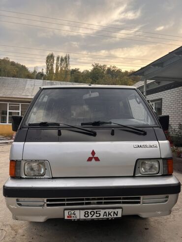 расрочкага машина алам: Mitsubishi : 1988 г., 2.3 л, Механика, Дизель, Минивэн
