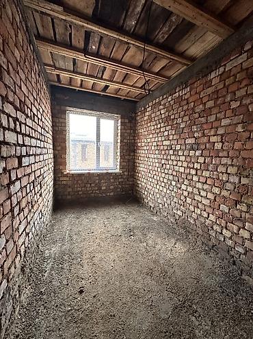 Продажа коттеджей и домов: 📍 В Романовке от трассы 150 м продается 2-х уровневый дом на участке 5 — 9