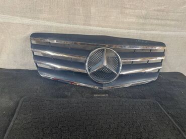 Решетки, облицовки: Решетка радиатора Mercedes-Benz
