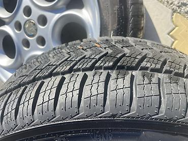 polovna sedista za auto: Alu felne sa gumama – 4 kom

205/55/16 dve su dot 35/25 dve 45/25 — 6