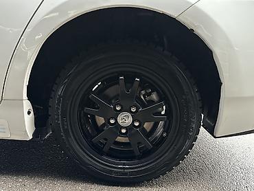 Toyota: Toyota Prius: 2013 г., 1.8 л, Вариатор, Гибрид, Хэтчбэк — 10