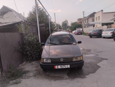 самые дешёвые машины: Volkswagen Passat: 1990 г., 1.8 л, Механика, Бензин, Универсал