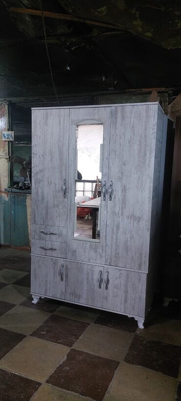Dolablar: Açılan, 3 qapılı Düz dolab, Qarderob, paltar dolabı -da lalafo.az — 17 Dolablar: Açılan, 3 qapılı Düz dolab, Qarderob, paltar dolabı — 17