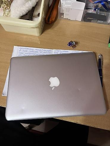 Ноутбуки Apple (MacBook): Apple MacBook (серебристый алюминиевый корпус) - Лаптоп с логотипом — 1