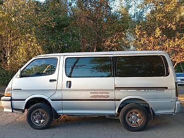 бус 4wd: Toyota Hiace: 1992 г., 2.8 л, Автомат, Дизель, Минивэн — 1
