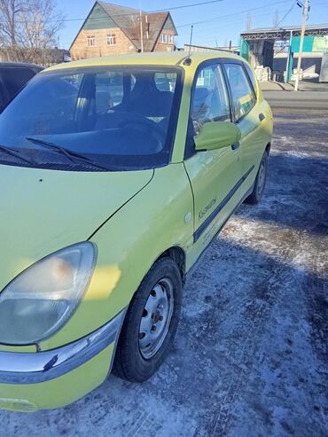 2023 машина: Daihatsu Sirion: 1998 г., 0.1 л, Механика, Бензин, Седан