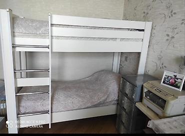 Uşaq mebeli: Oğlan və qız üçün, İşlənmiş, Çarpayı, Matras ilə, Siyirməsiz — 1