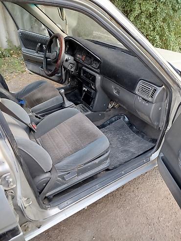 Mazda 626: 1988 г., 2.2 л, Механика, Бензин, Седан