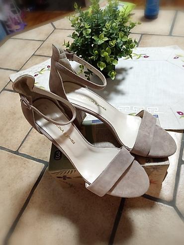 Sandale: Скроз нове оригинал сандале, преврнута кожа. Висина штикле 7 цм — 8