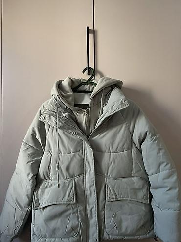 Пуховик, Короткая модель, С капюшоном, Стандарт at lalafo.kg Пуховик, Короткая модель, С капюшоном, Стандарт