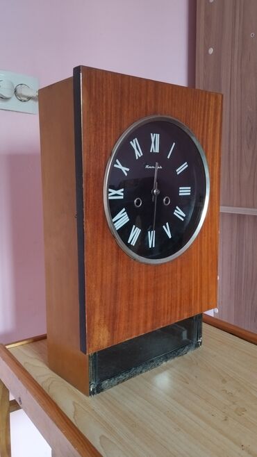 час: Настенные часы с боем "ЯНТАРЬ". Производство СССР. Требуется ремонт