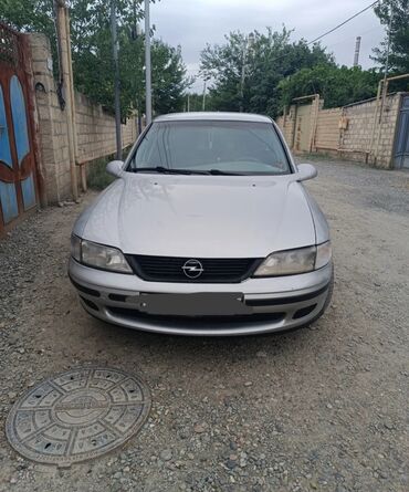 Opel Vectra: 1.6 l | 1996 il 22432 km Sedan