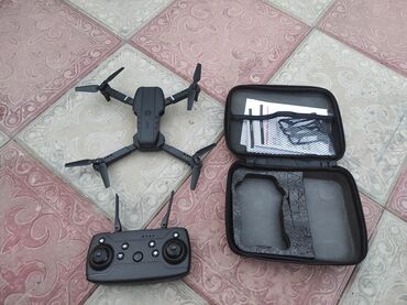 Fotokameralar: Telefonla və ya öz pultu ilə idarə oluna bilən KAMERALI dron. Çantanın lalafo.az -da Fotokameralar: Telefonla və ya öz pultu ilə idarə oluna bilən KAMERALI dron. Çantanın