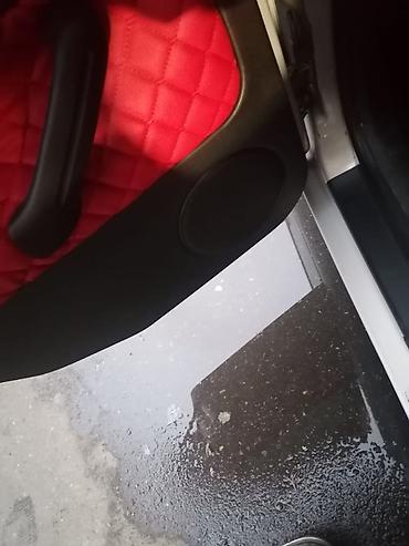 5250: Avtomobil üçün tam səs sistemi paketi - Subwoofer: Baqajda qapalı — 2