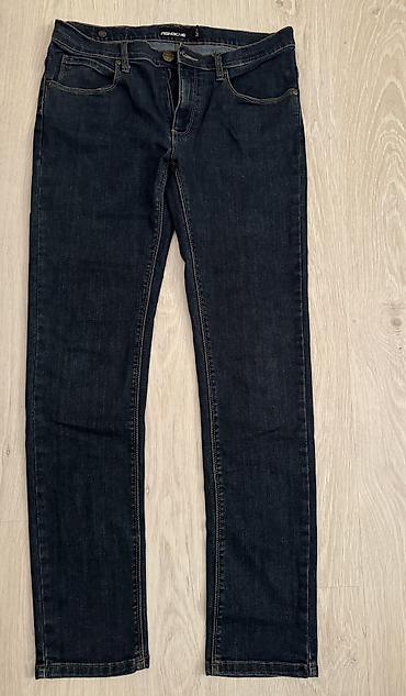 levis 501 oversize: Br 32/33 Za L slabiji xl odgovaraju.Uniseks model — 1