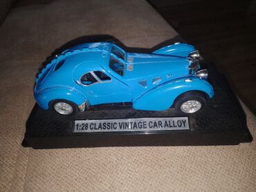 Oyuncaqlar: Коллекционная модель "Виgatti 57T 165H Coupe blue 1936"состояние