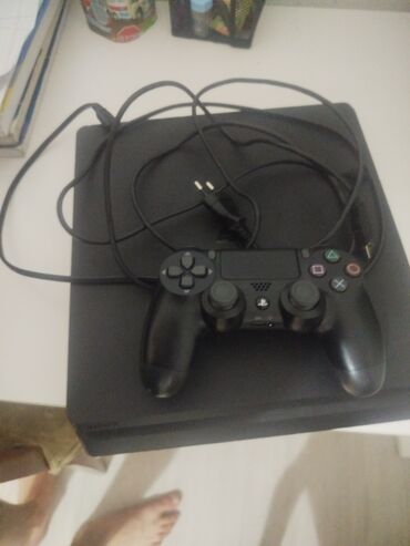PS4 (Sony Playstation 4): PS4 (Sony Playstation 4)