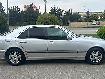 kıa: Mercedes-Benz E 220: 2.2 l | 2000 il Sedan — 2