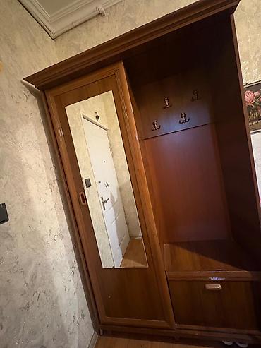 Dəhliz dolabları: İşlənmiş, 1 qapı, Güzgülü, Qəhvəyi, Kupe, Düz dolab — 1