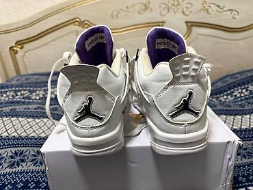 Мужская обувь: Продам Jordan 4 🤍💜 Состояние хорошее, носил несколько раз, запаха нету — 3