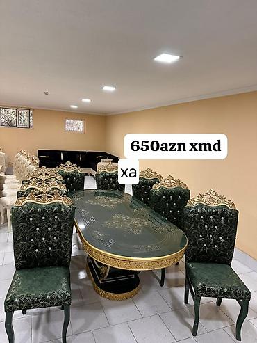 boyuk masalar: Qonaq otağı üçün klassik üslubda masa və oturacaq dəsti. Dəstə böyük — 1
