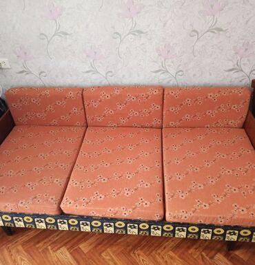 спалний диван: Түсү - Саргыч боз, Бөлүп төлөө менен, Колдонулган