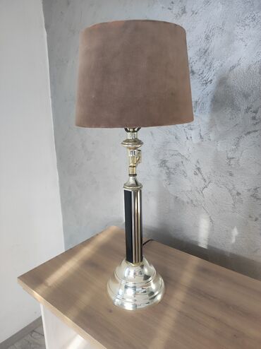 Antiques: Na prodaju je autentična vintage stona lampa iz SAD-a, proizvedena oko