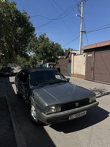 pass: Volkswagen Passat: 1984 г., Механика, Хэтчбэк — 1